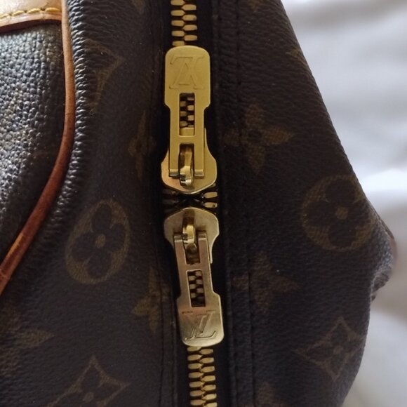 Louis Vuitton Evasion Monogram Sport Gym Bag Duffel Men Women - Picture 6 of 13